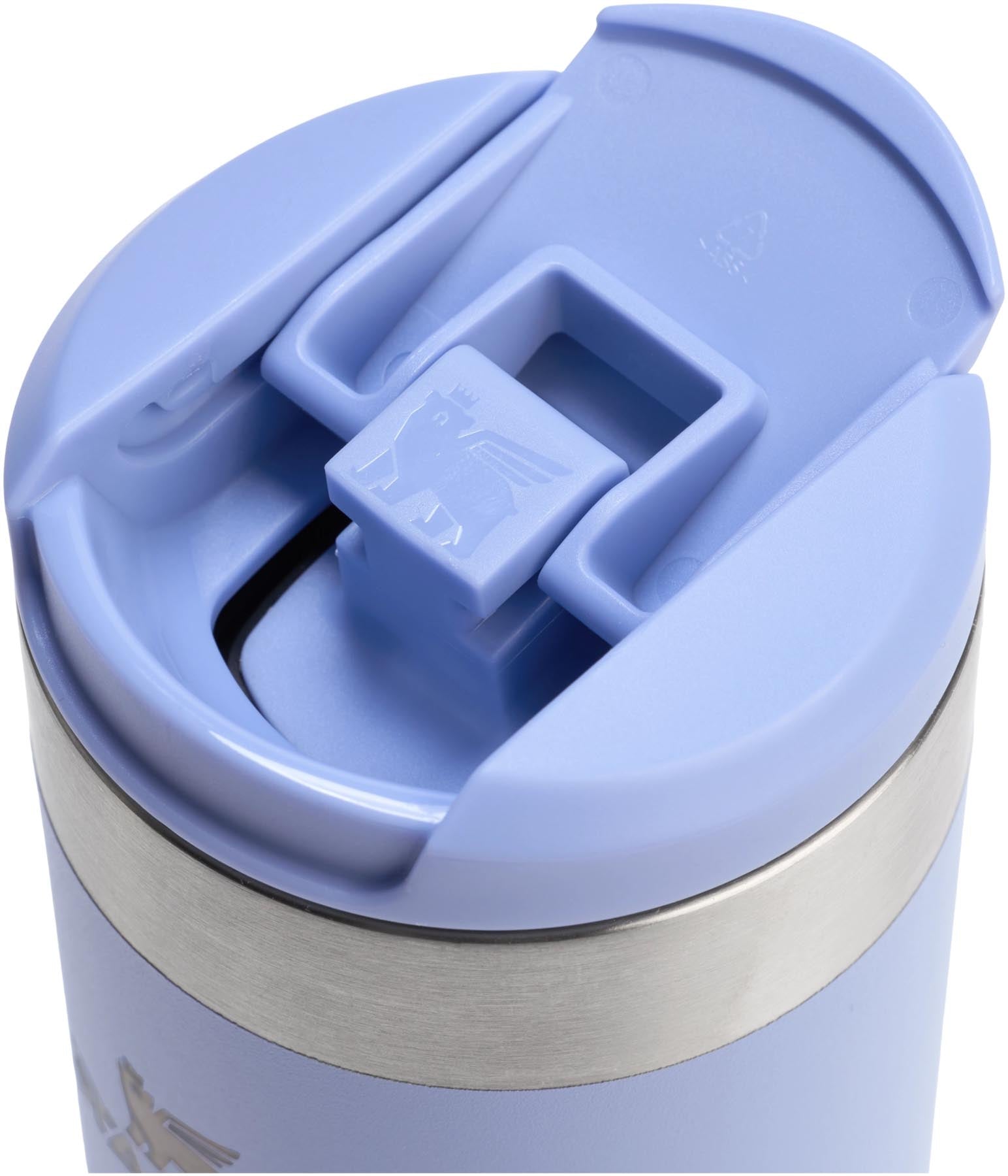 Elegante Thermosflasche AeroLight Transit Mug in sanftem Hydrangea-Violett von Stanley, ideal für alle Getränke unterwegs.