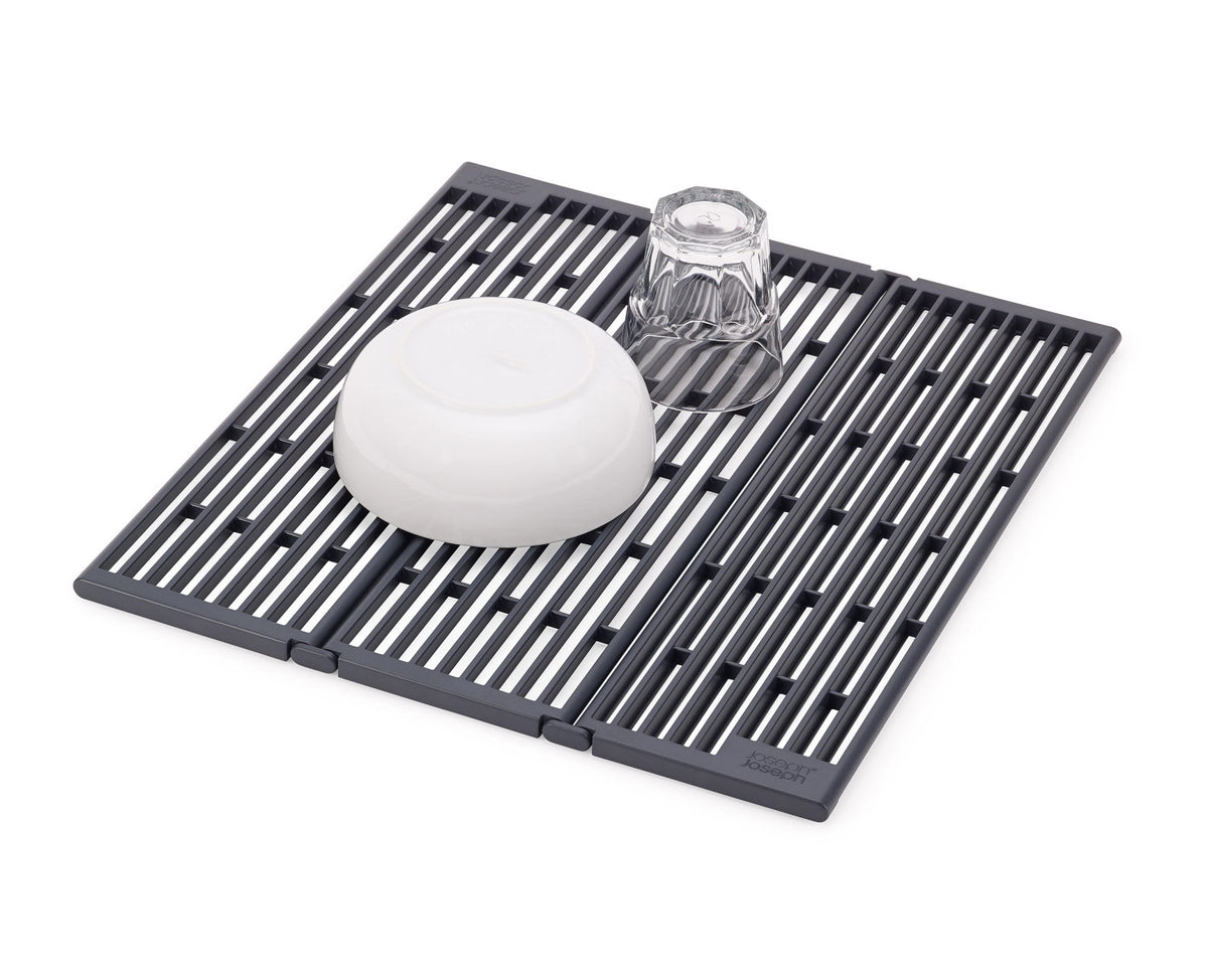 Faltbare Spülbecken Abtropfschale in Grau präsentiert im Onlineshop von KAQTU Design AG. Küchenhelfer ist von Joseph Joseph