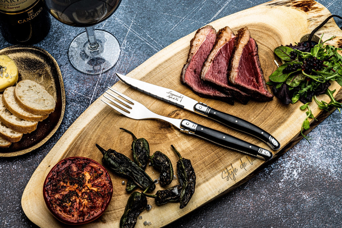 Laguiole Premium Line Steakmesser schwarz 1.8mm schwarz in Schwarz präsentiert im Onlineshop von KAQTU Design AG. Küchenmesser ist von Laguiole Style de Vie