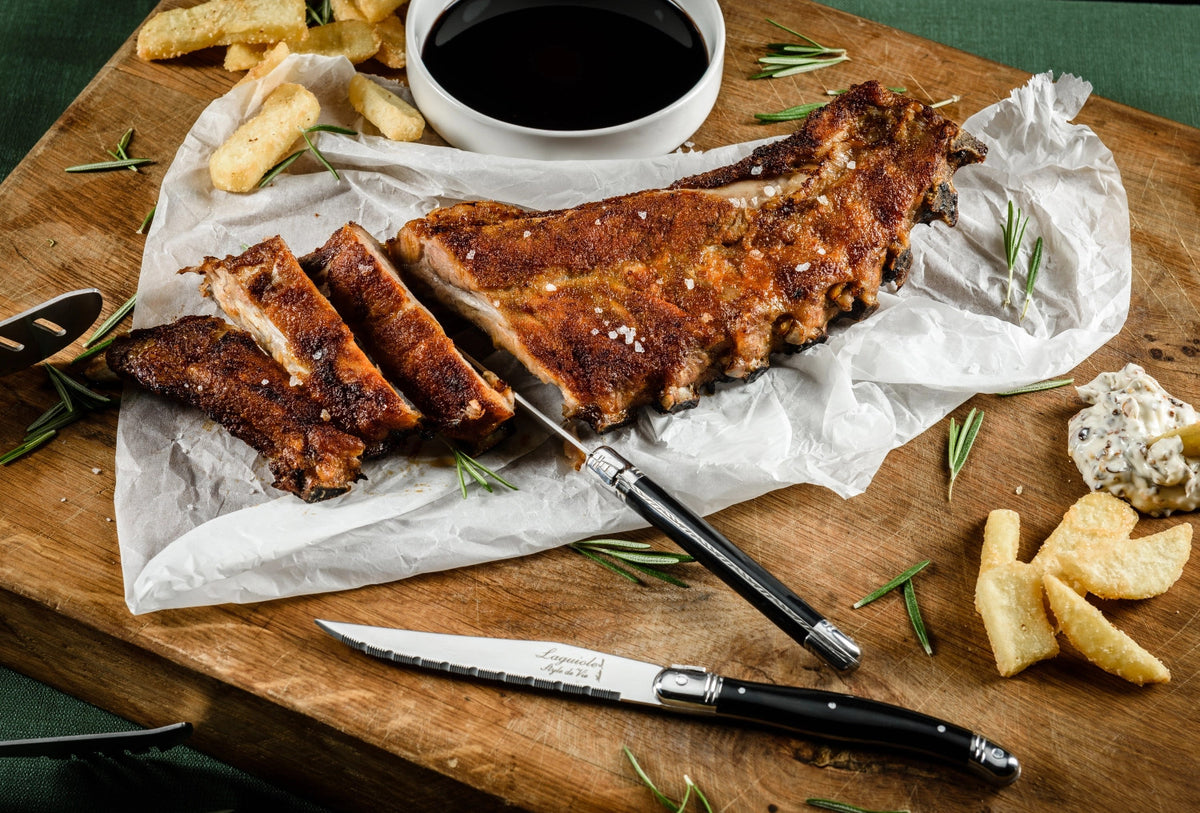 Laguiole Premium Line Steakmesser schwarz 1.8mm schwarz in Schwarz präsentiert im Onlineshop von KAQTU Design AG. Küchenmesser ist von Laguiole Style de Vie