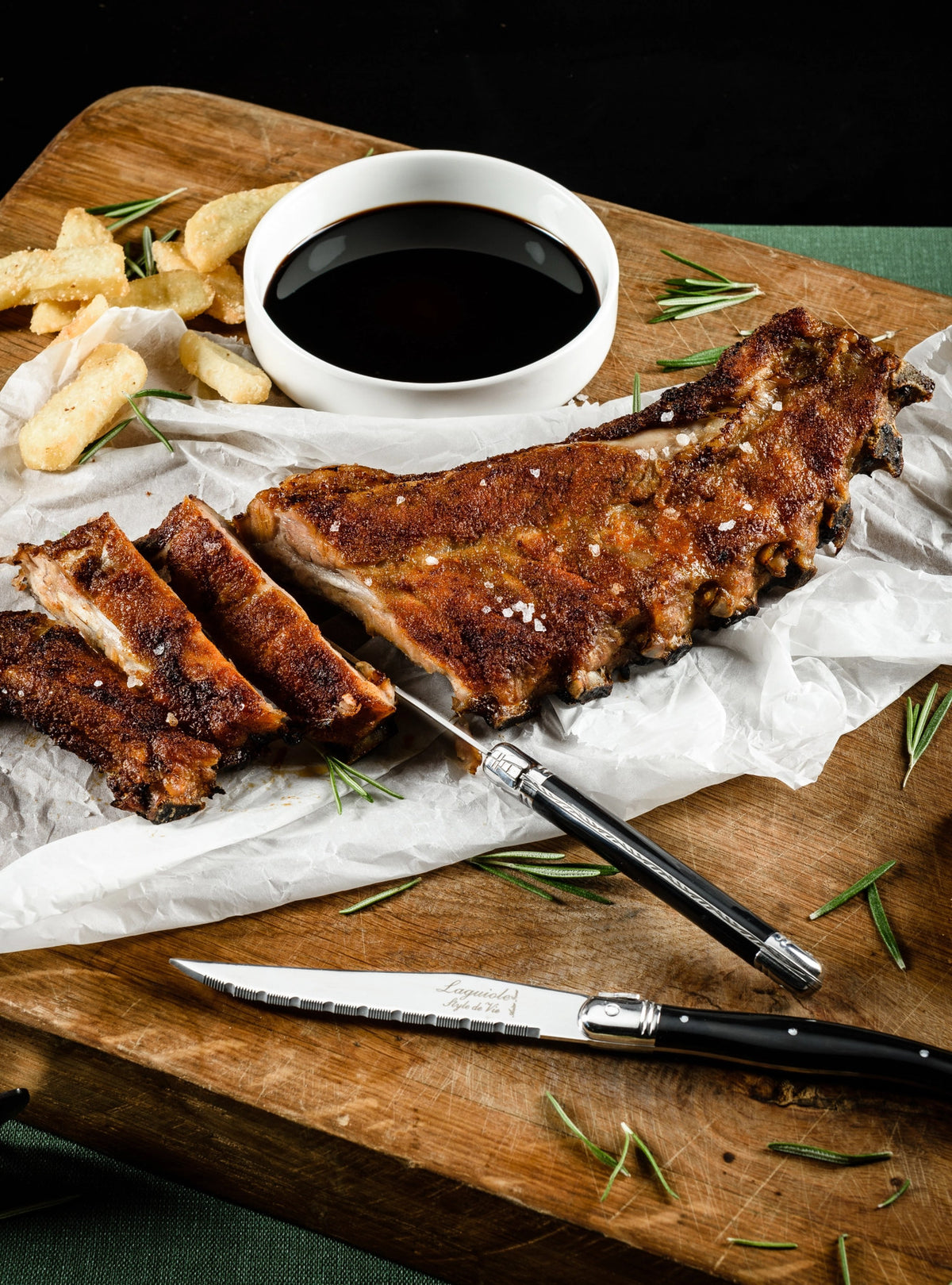 Laguiole Premium Line Steakmesser schwarz 1.8mm schwarz in Schwarz präsentiert im Onlineshop von KAQTU Design AG. Küchenmesser ist von Laguiole Style de Vie