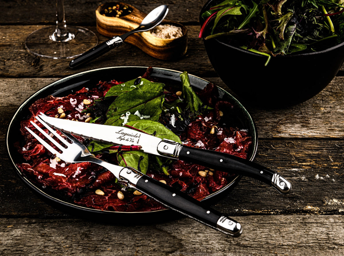 Laguiole Premium Line Steakmesser schwarz 1.8mm schwarz in Schwarz präsentiert im Onlineshop von KAQTU Design AG. Küchenmesser ist von Laguiole Style de Vie