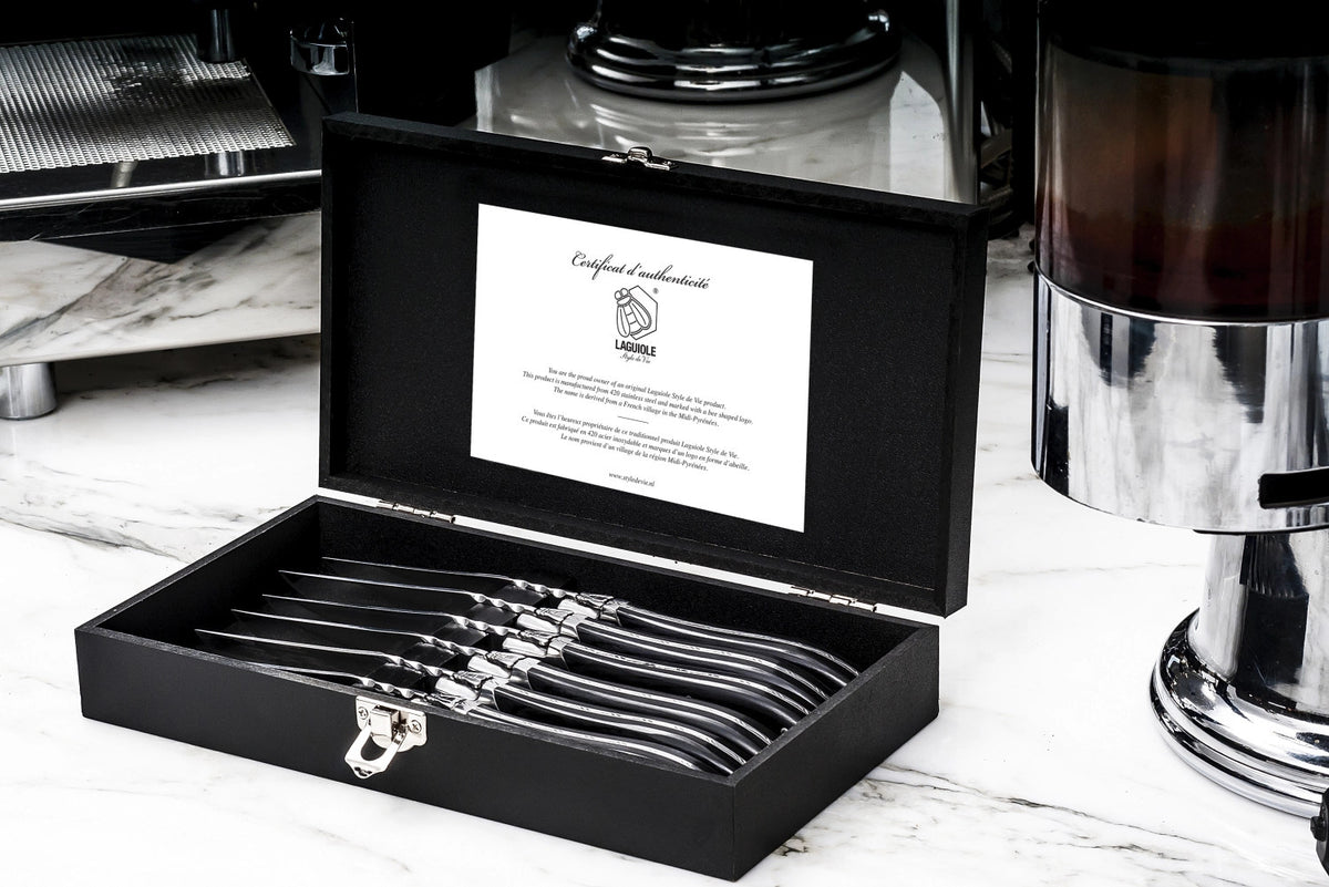 Laguiole Luxury Line Steakmesser schwarzes Ebenholz in Schwarz präsentiert im Onlineshop von KAQTU Design AG. Küchenmesser ist von Laguiole Style de Vie
