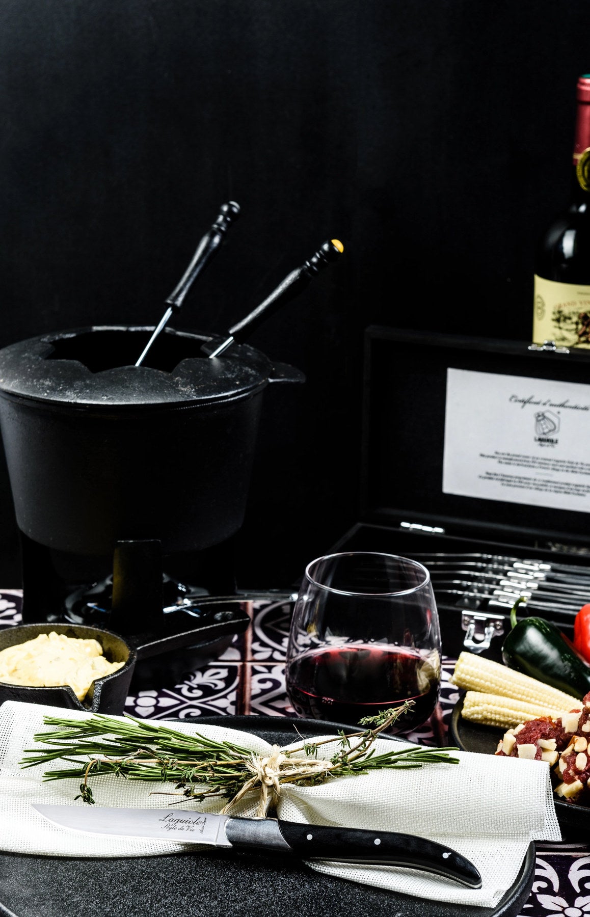 Laguiole Luxury Line Steakmesser schwarzes Ebenholz in Schwarz präsentiert im Onlineshop von KAQTU Design AG. Küchenmesser ist von Laguiole Style de Vie