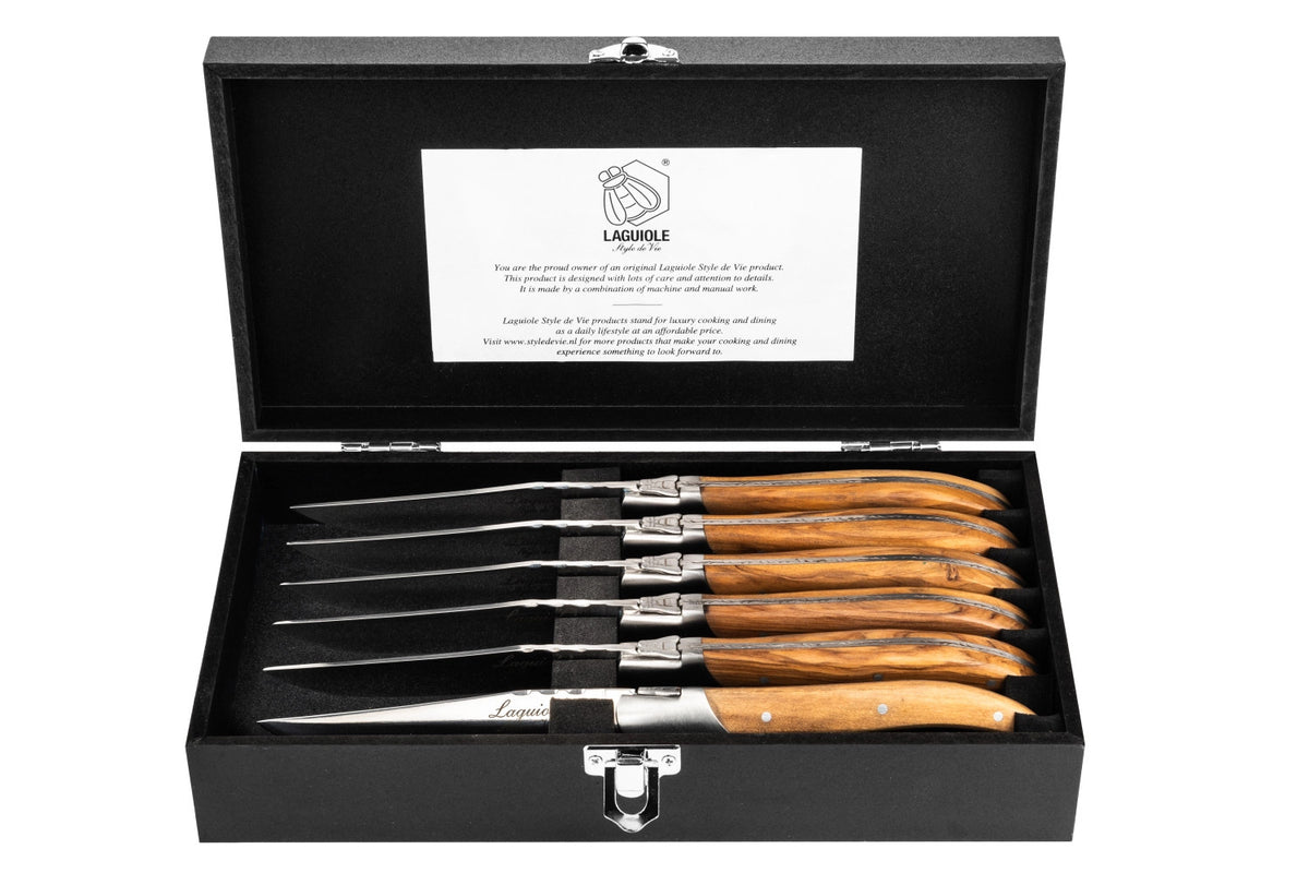 Laguiole Luxury Line Steakmesser Olivenholz in Braun präsentiert im Onlineshop von KAQTU Design AG. Küchenmesser ist von Laguiole Style de Vie