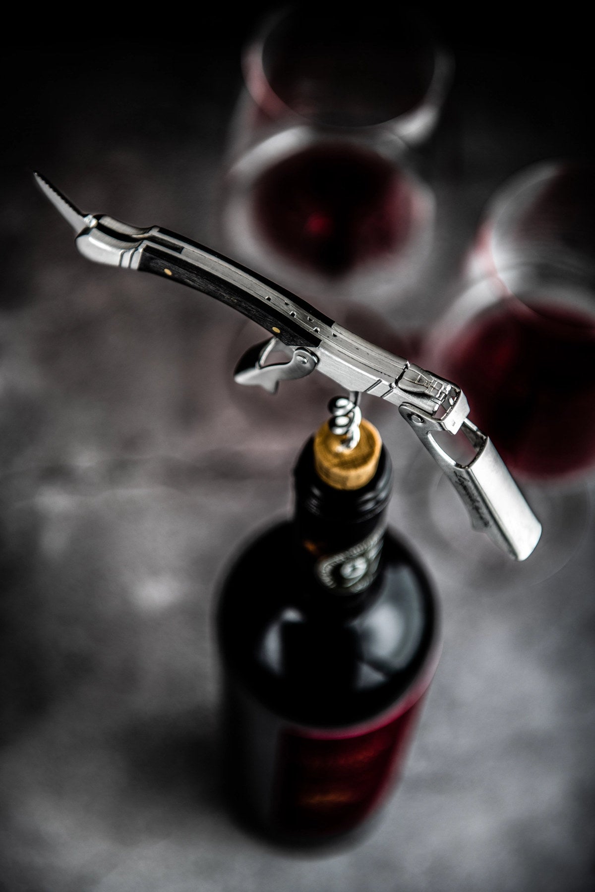 Laguiole Luxury Line Korkenzieher schwarzes Ebenholz in Schwarz präsentiert im Onlineshop von KAQTU Design AG. Flaschenöffner ist von Laguiole Style de Vie