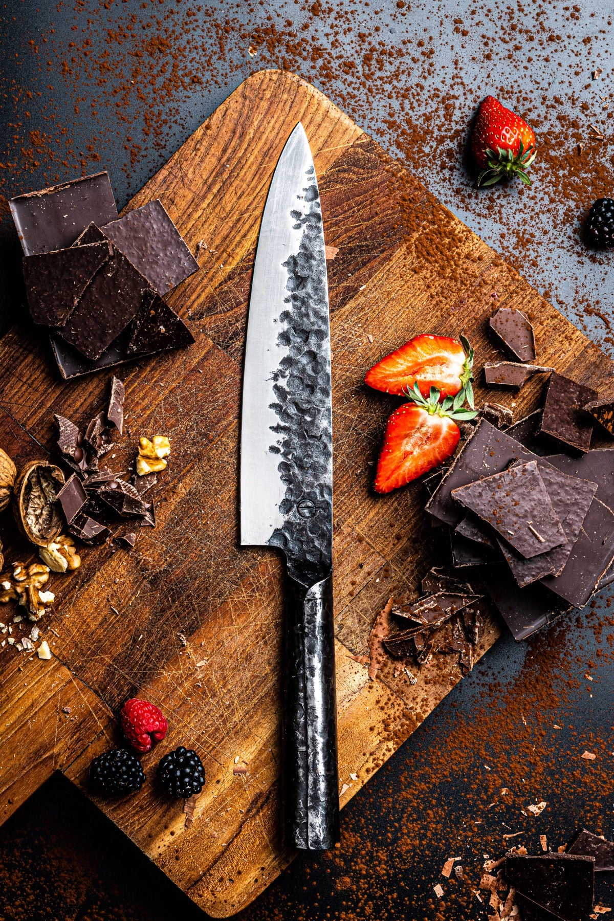 Brute Kochmesser 20cm in Schwarz präsentiert im Onlineshop von KAQTU Design AG. Küchenmesser ist von Forged