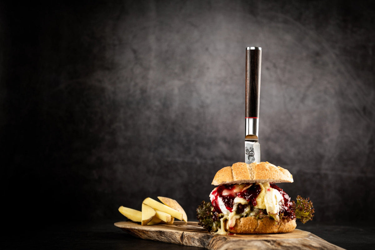 Sebra Steakmesser 10cm in Gelb präsentiert im Onlineshop von KAQTU Design AG. Küchenmesser ist von Forged