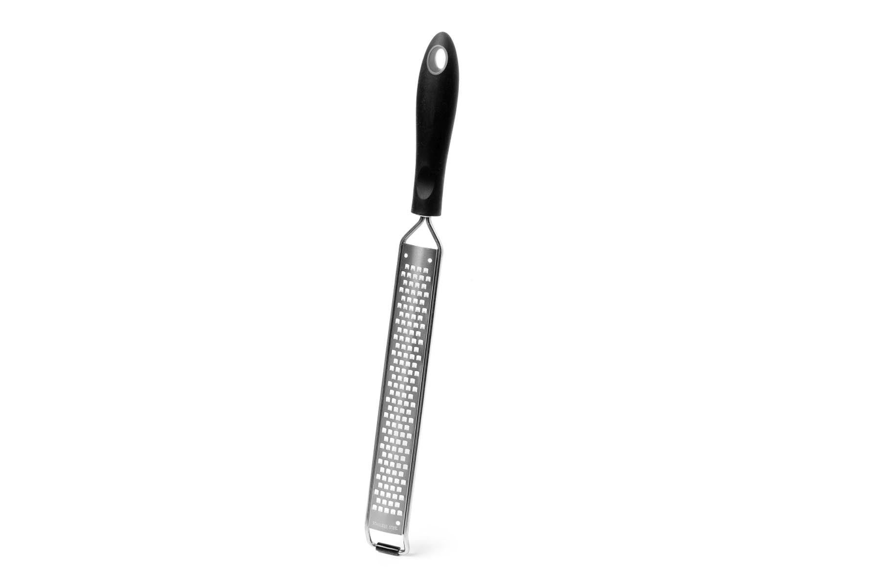 Rostfreie Reibe Schmal Fein in Schwarz präsentiert im Onlineshop von KAQTU Design AG. Küchenhelfer ist von Comas