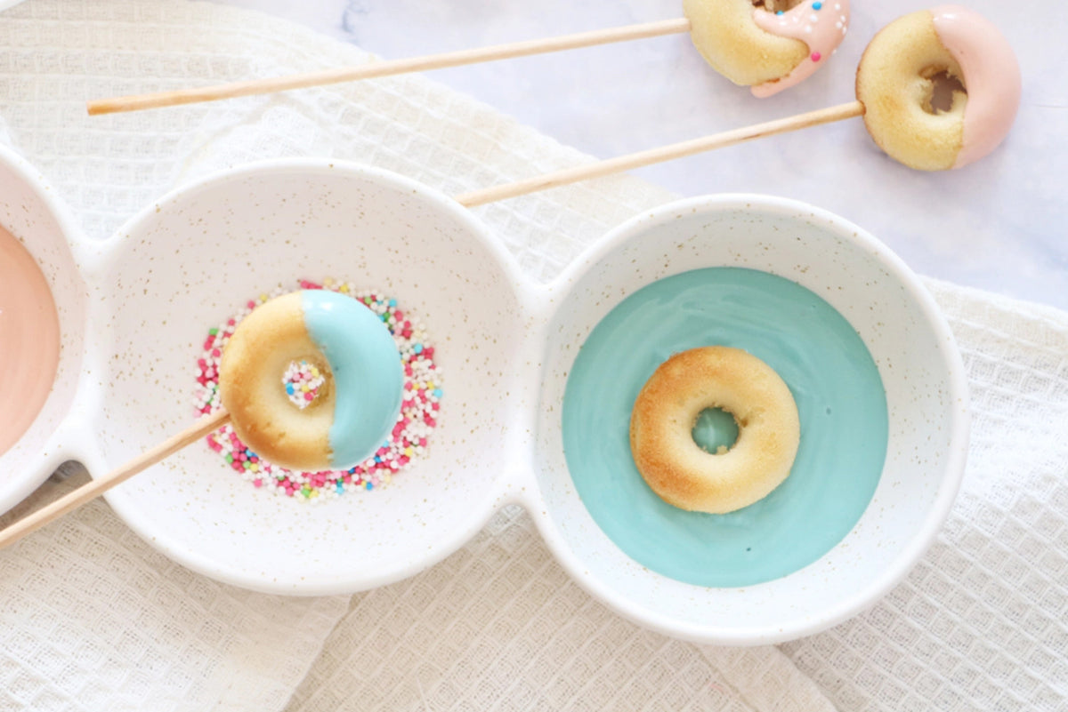 Silikon Backform für 12 Mini-Donuts in Blau präsentiert im Onlineshop von KAQTU Design AG. Backform / Backblech ist von Scrap Cooking
