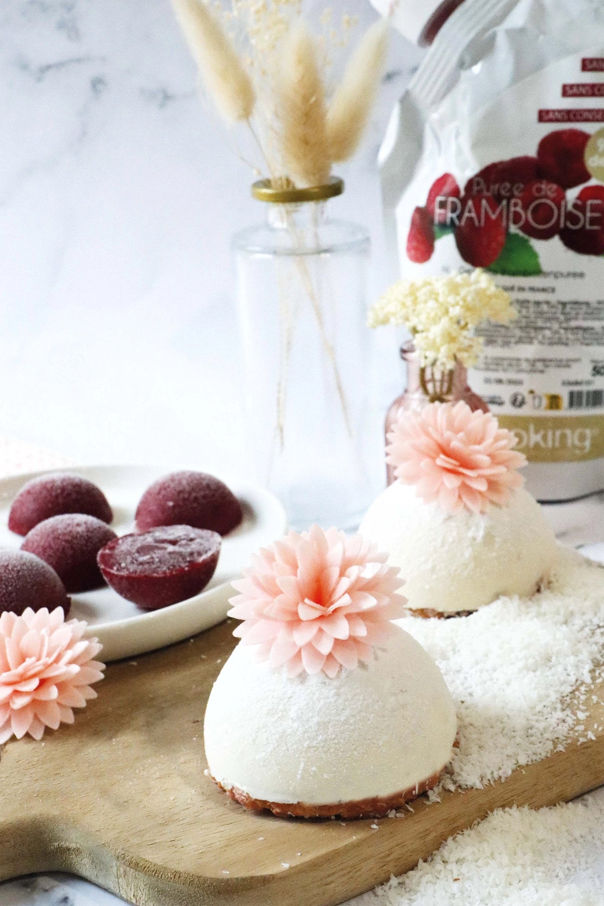 5er Set Dahlien aus Esspapier weiss, rosa in Pink präsentiert im Onlineshop von KAQTU Design AG. Zutaten ist von Scrap Cooking