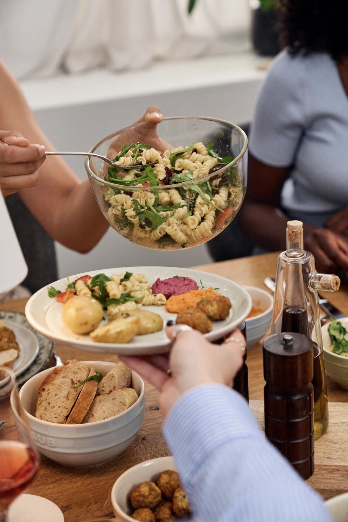 Fresh & Save Bowls Vakuumschüssel M, Glas in Transparent präsentiert im Onlineshop von KAQTU Design AG. Aufbewahrungsbeutel ist von Zwilling