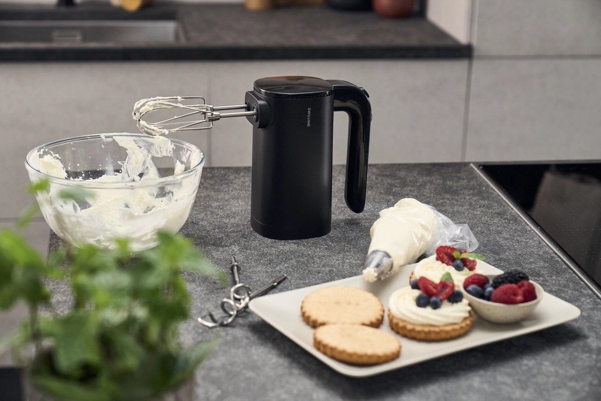 Xtend Kabelloser Handmixer (ohne Akku) in Schwarz präsentiert im Onlineshop von KAQTU Design AG. Küchengerät ist von Zwilling
