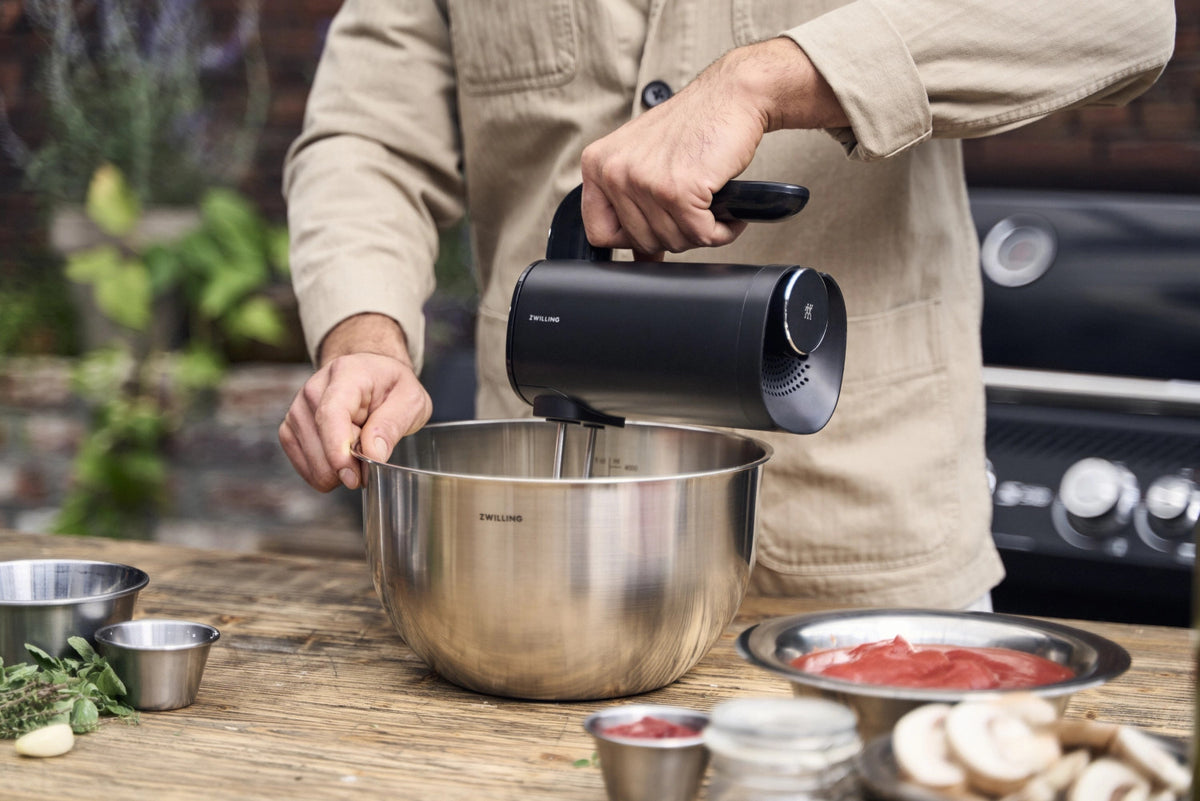 Xtend Kabelloser Handmixer (ohne Akku) in Schwarz präsentiert im Onlineshop von KAQTU Design AG. Küchengerät ist von Zwilling