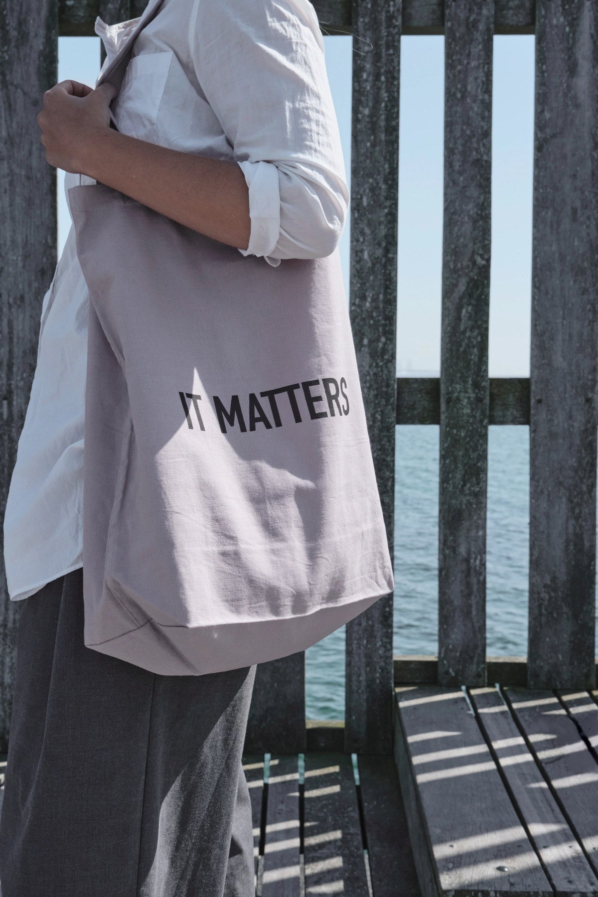 It Matters Tasche 50x35x15cm dusty lavendel Biobaumwolle in Violett präsentiert im Onlineshop von KAQTU Design AG. Küchenhelfer ist von The Organic Company