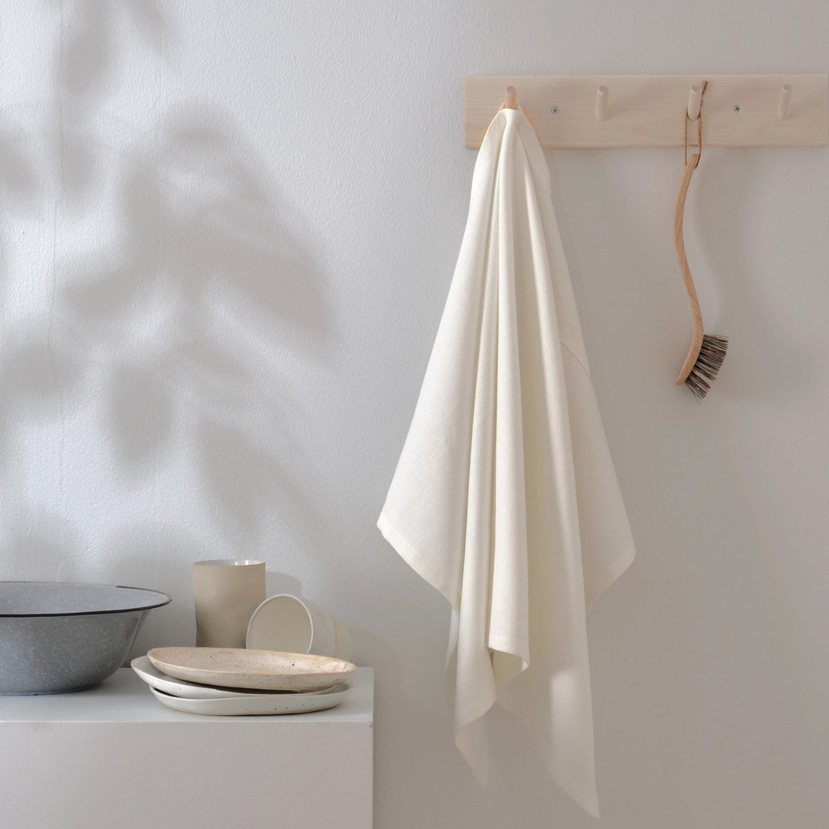 Geschirrtuch 53x86cm natural white Biobaumwolle in Weiss präsentiert im Onlineshop von KAQTU Design AG. Küchentuch ist von The Organic Company