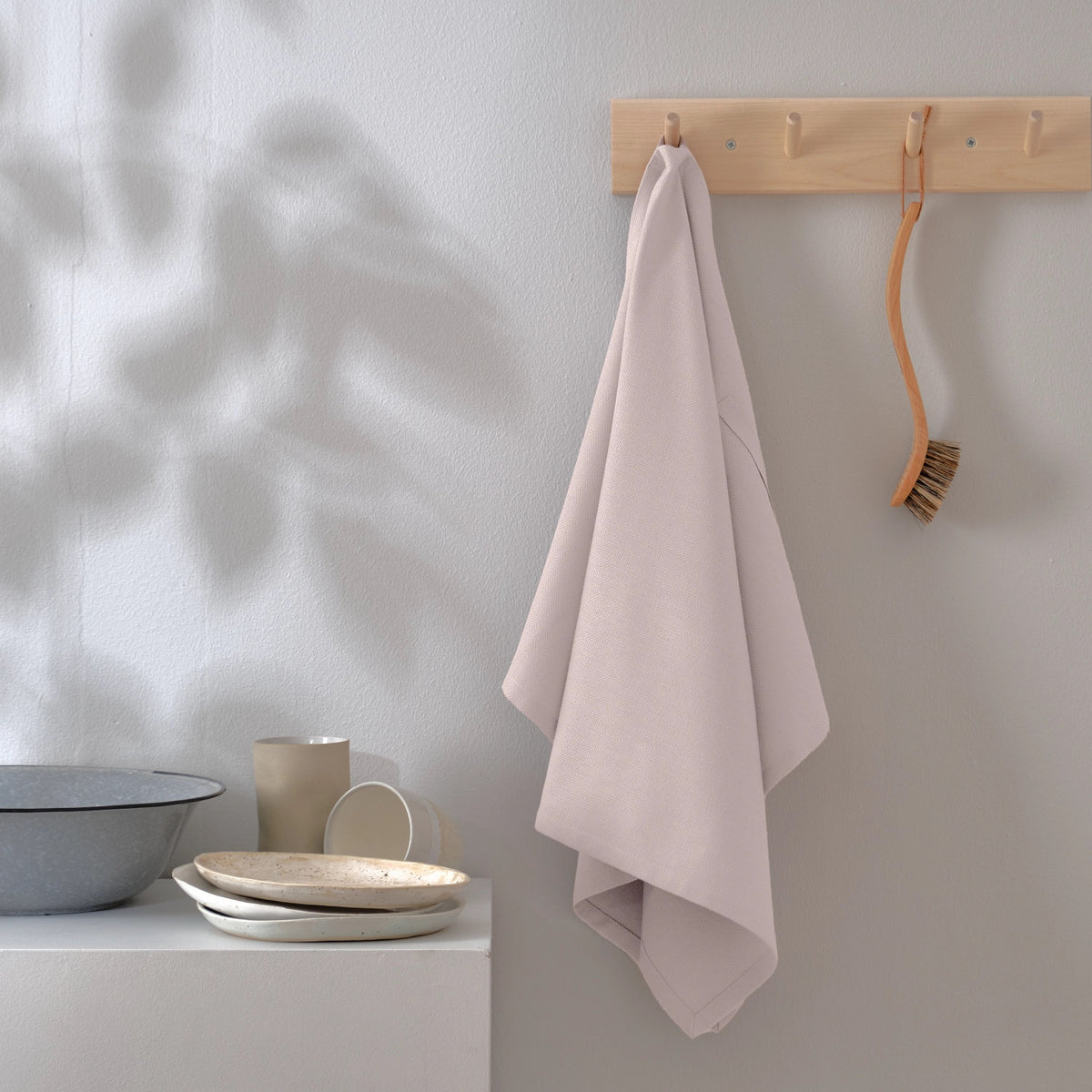Geschirrtuch 53x86cm dusty lavendel Biobaumwolle in Violett präsentiert im Onlineshop von KAQTU Design AG. Küchentuch ist von The Organic Company