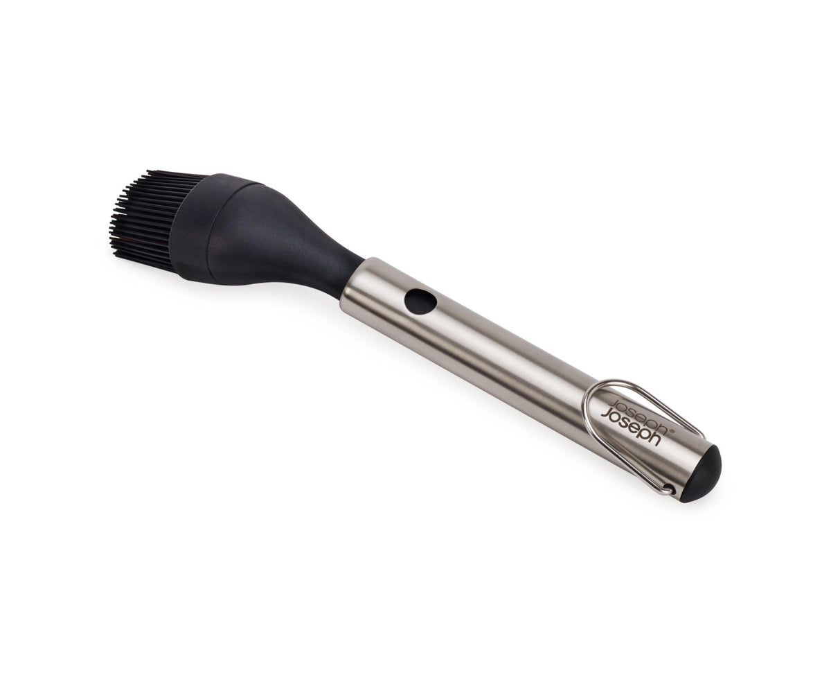 GrillOut BBQ Pinsel einziehbarer Kopf Silikon 34.9-27.5cm in Silber präsentiert im Onlineshop von KAQTU Design AG. Grillbesteck ist von Joseph Joseph