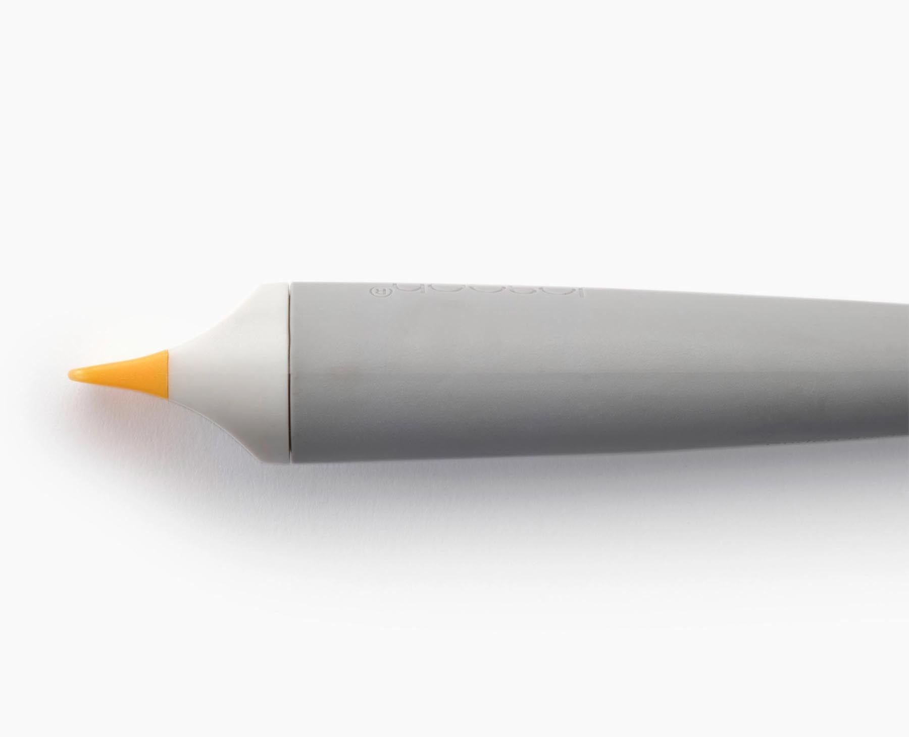 Vielseitige CleanTech 3-in-1 Reinigungsbürste in stilvollem Lichtstein, perfekt für effektive Reinigung von Geschirr und Küchenoberflächen.