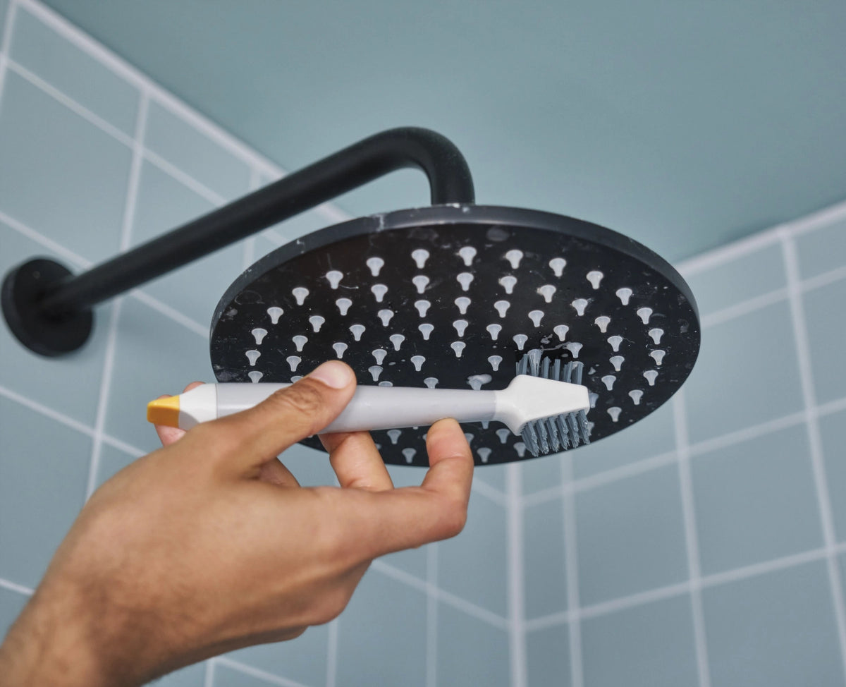 CleanTech Reinigungsset Bürsten light stone in Grau präsentiert im Onlineshop von KAQTU Design AG. Reinigung & Wäsche ist von Joseph Joseph