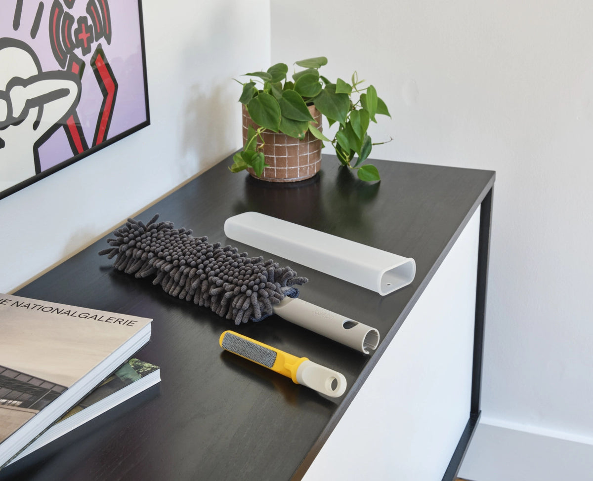 CleanTech Reinigungsset komplett light stone in Grau präsentiert im Onlineshop von KAQTU Design AG. Reinigung & Wäsche ist von Joseph Joseph