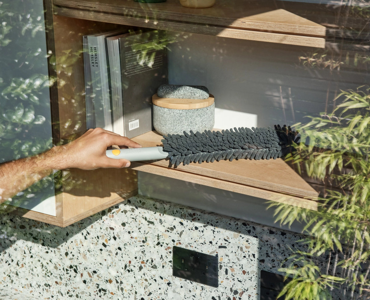 CleanTech Reinigungsset komplett light stone in Grau präsentiert im Onlineshop von KAQTU Design AG. Reinigung & Wäsche ist von Joseph Joseph