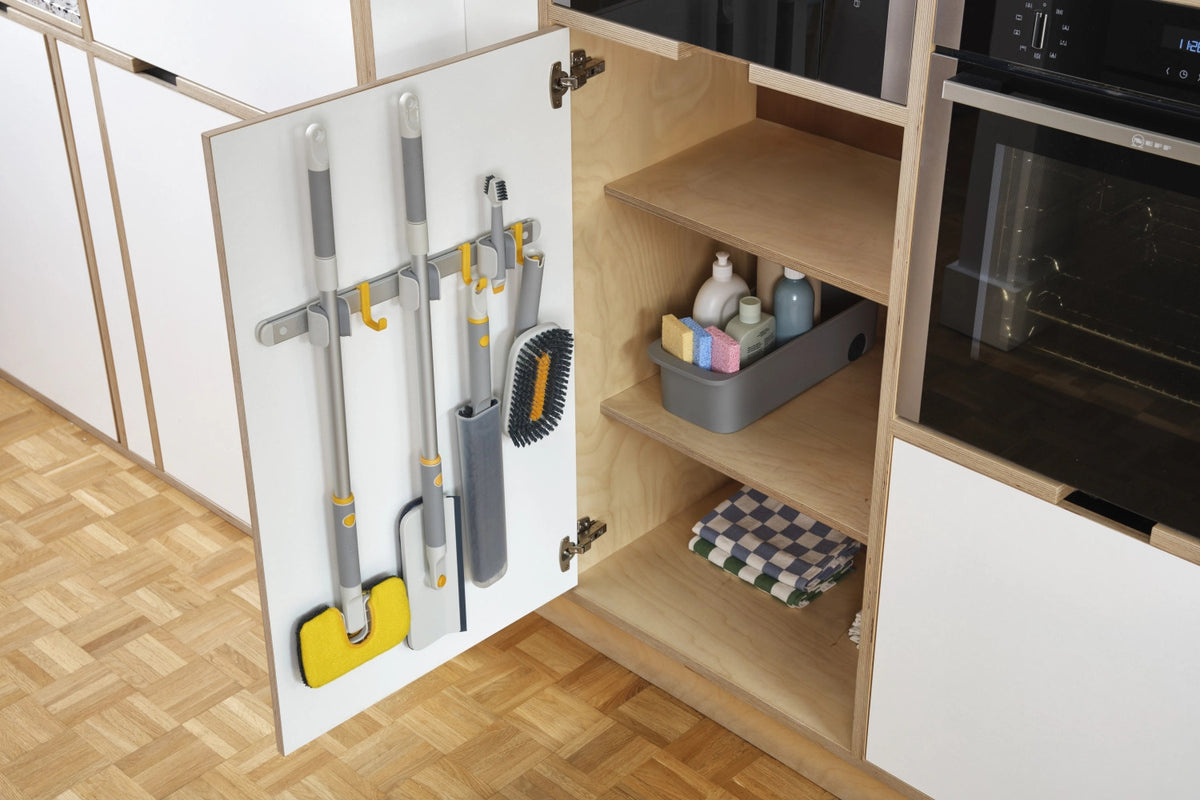CleanTech Reinigungsset komplett light stone in Grau präsentiert im Onlineshop von KAQTU Design AG. Reinigung & Wäsche ist von Joseph Joseph
