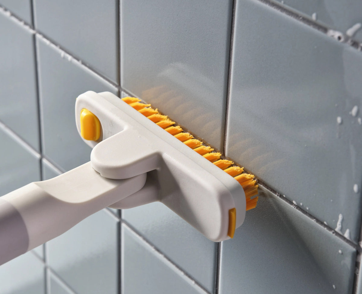 CleanTech Reinigungsset komplett light stone in Grau präsentiert im Onlineshop von KAQTU Design AG. Reinigung & Wäsche ist von Joseph Joseph