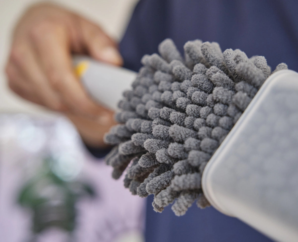 CleanTech Reinigungsset komplett light stone in Grau präsentiert im Onlineshop von KAQTU Design AG. Reinigung & Wäsche ist von Joseph Joseph