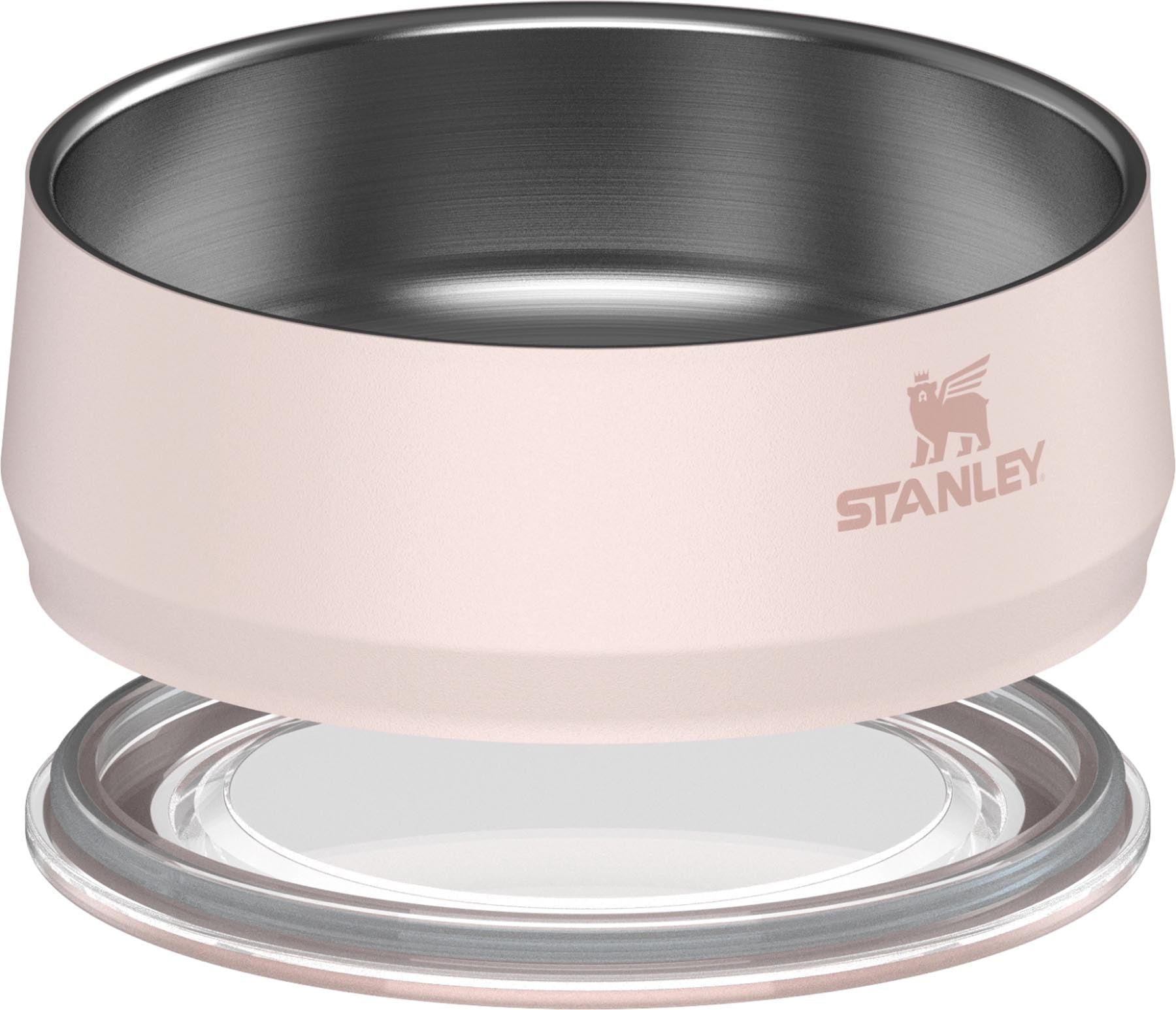 Stylische Futterschale in zartem Rosé, perfekt für Snacks und kleine Portionen. Robuste Qualität von Stanley, 0,7 l Volumen.
