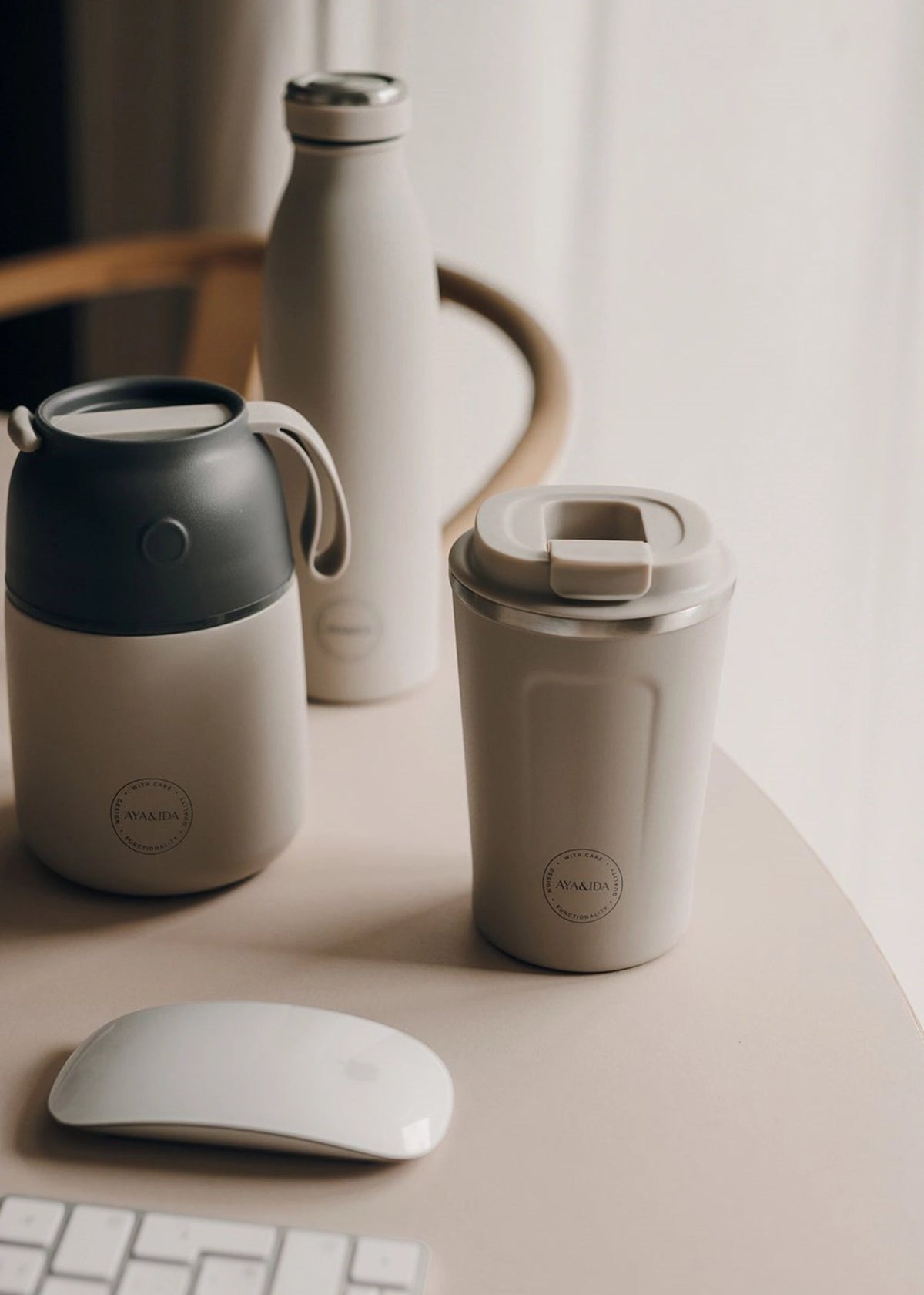 CUP2GO Becher 380ml Cream Beige in Beige präsentiert im Onlineshop von KAQTU Design AG. Trinkflaschen ist von AYA&IDA