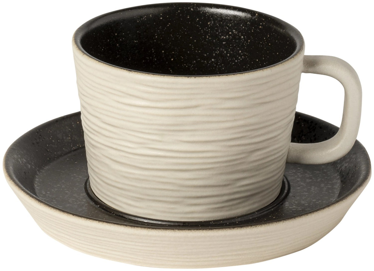 Schwarze Teetasse mit passender Untertasse aus Steingut, rundes Design, Fassungsvermögen 200ml, Durchmesser 14.8cm, Hersteller Costa Nova.