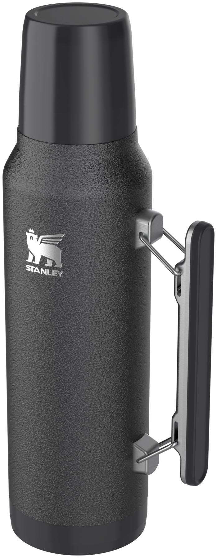 Robuste Stanley Thermosflasche in Hammertone Schwarz, 1.4l, perfekt für Outdoor-Aktivitäten, hält Getränke über Stunden auf der idealen Temperatur.