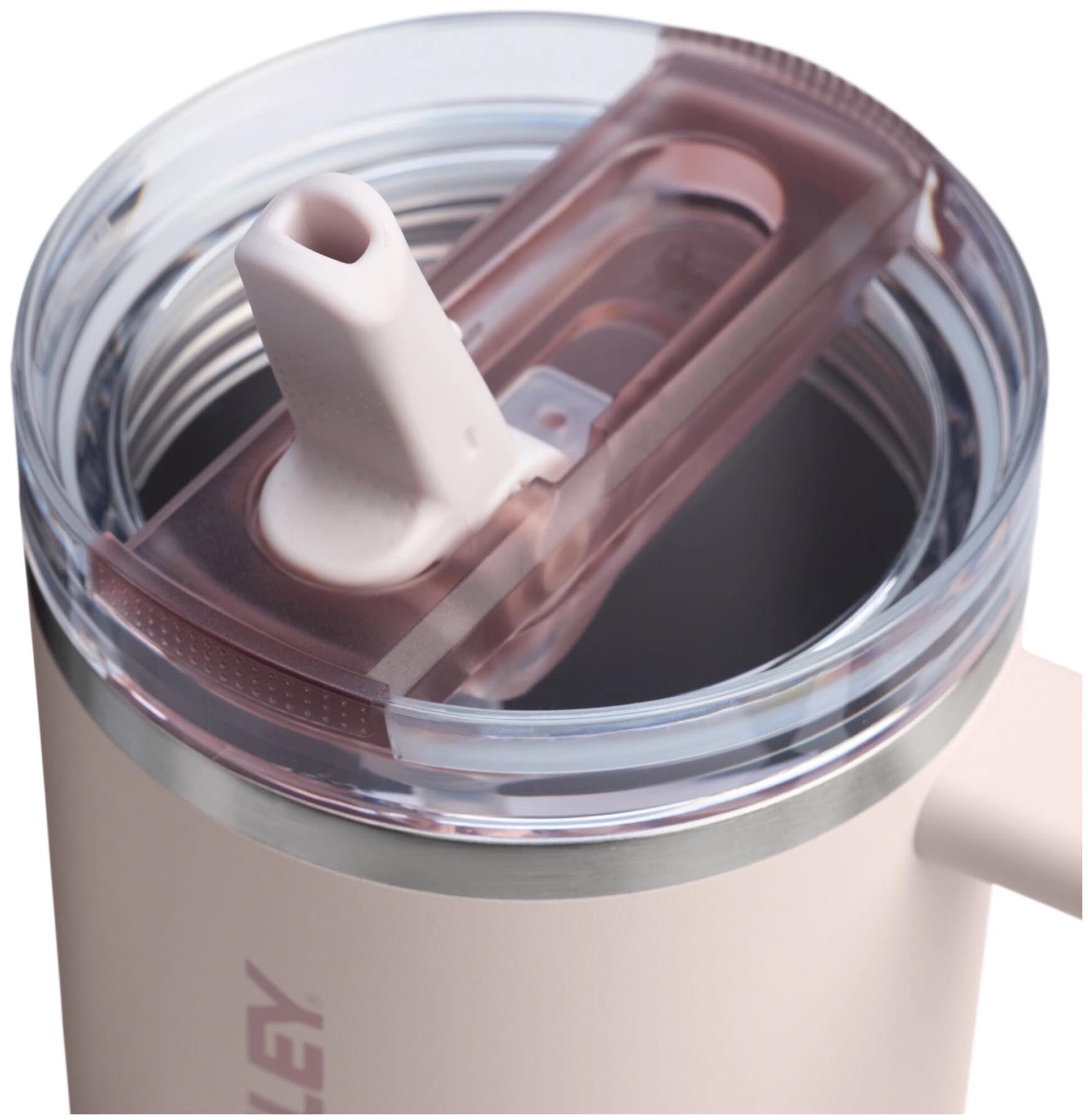 Elegante Stanley Thermosflasche Quencher ProTour in Roséquarz, 0.89l, mit praktischem Flip Straw für erfrischende Getränke unterwegs.