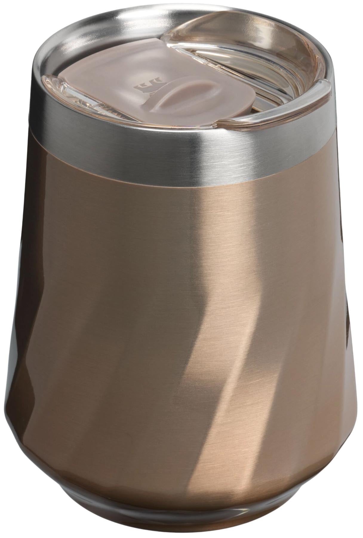 Elegantes 2er Set Reserve Wine Tumbler in schimmerndem Gold, ideal für Weinliebhaber. Hochwertige Thermosflasche von Stanley für stilvolles Trinken.