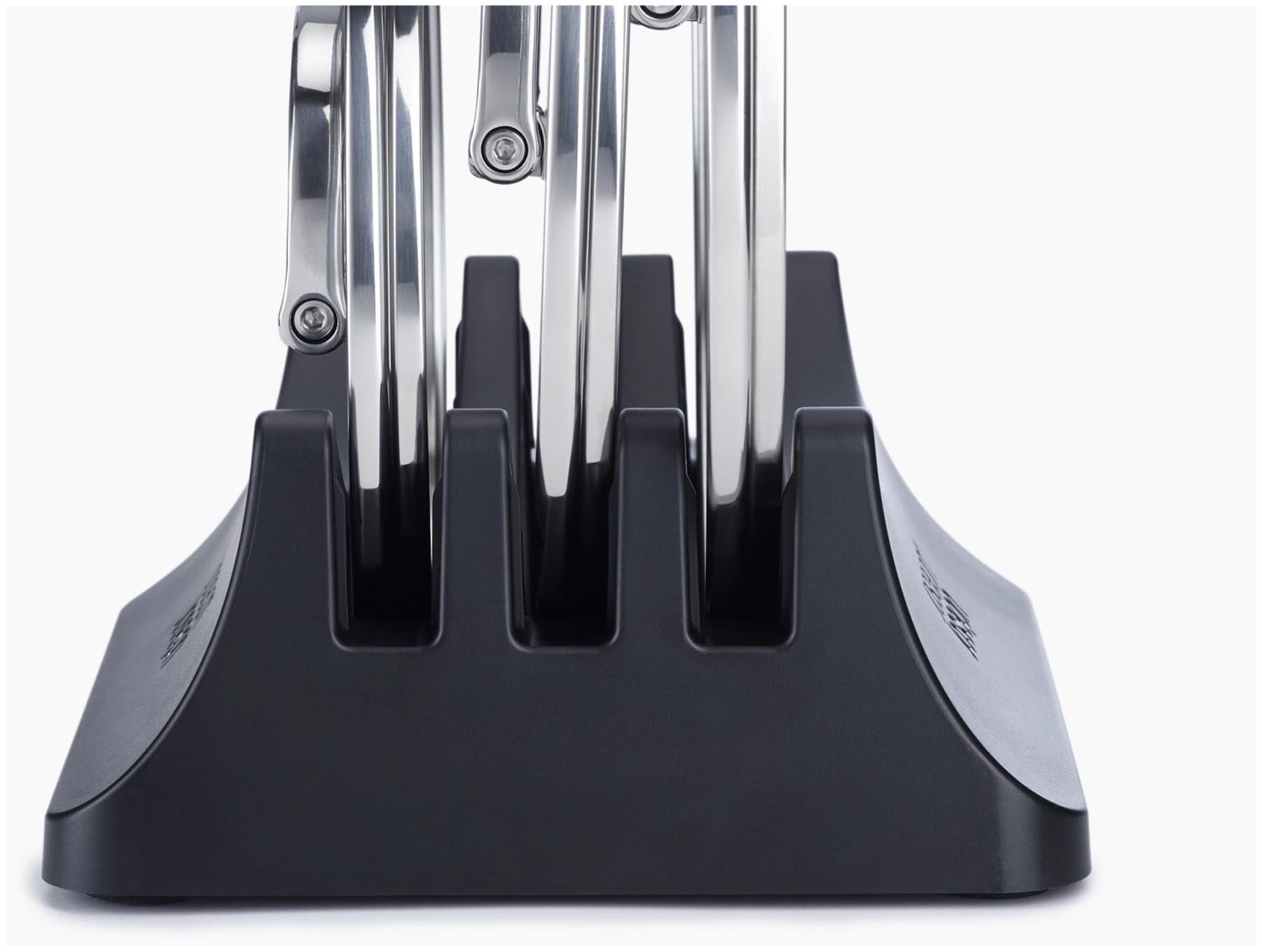 Praktisches 3-teiliges Set von Joseph Joseph: Stielkasserollen mit klappbarem Griff in den Größen 15, 19 und 23 cm – perfekt für platzsparendes Kochen.