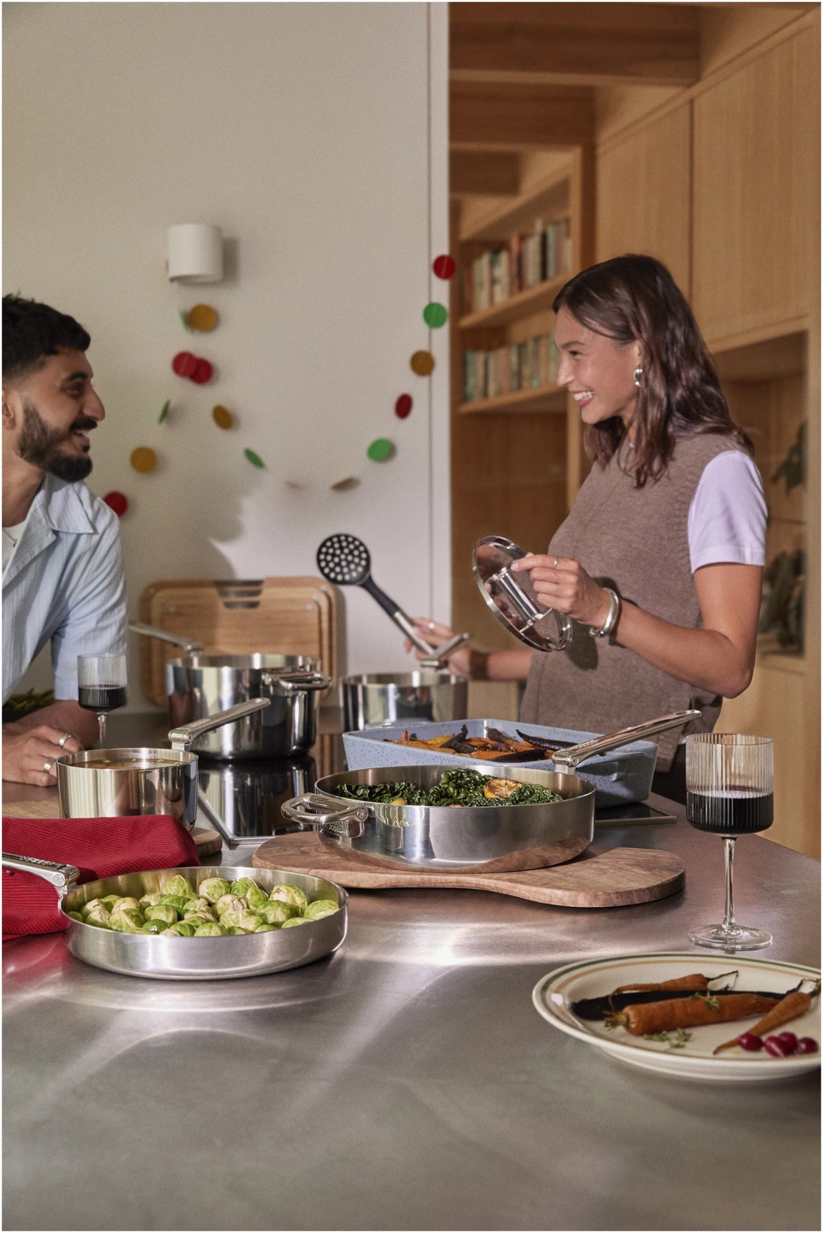 5er Set Space Steel Pfannenset Klappgriff 15+19+23+24+28cm in Silber präsentiert im Onlineshop von KAQTU Design AG. Kochtopfset ist von Joseph Joseph