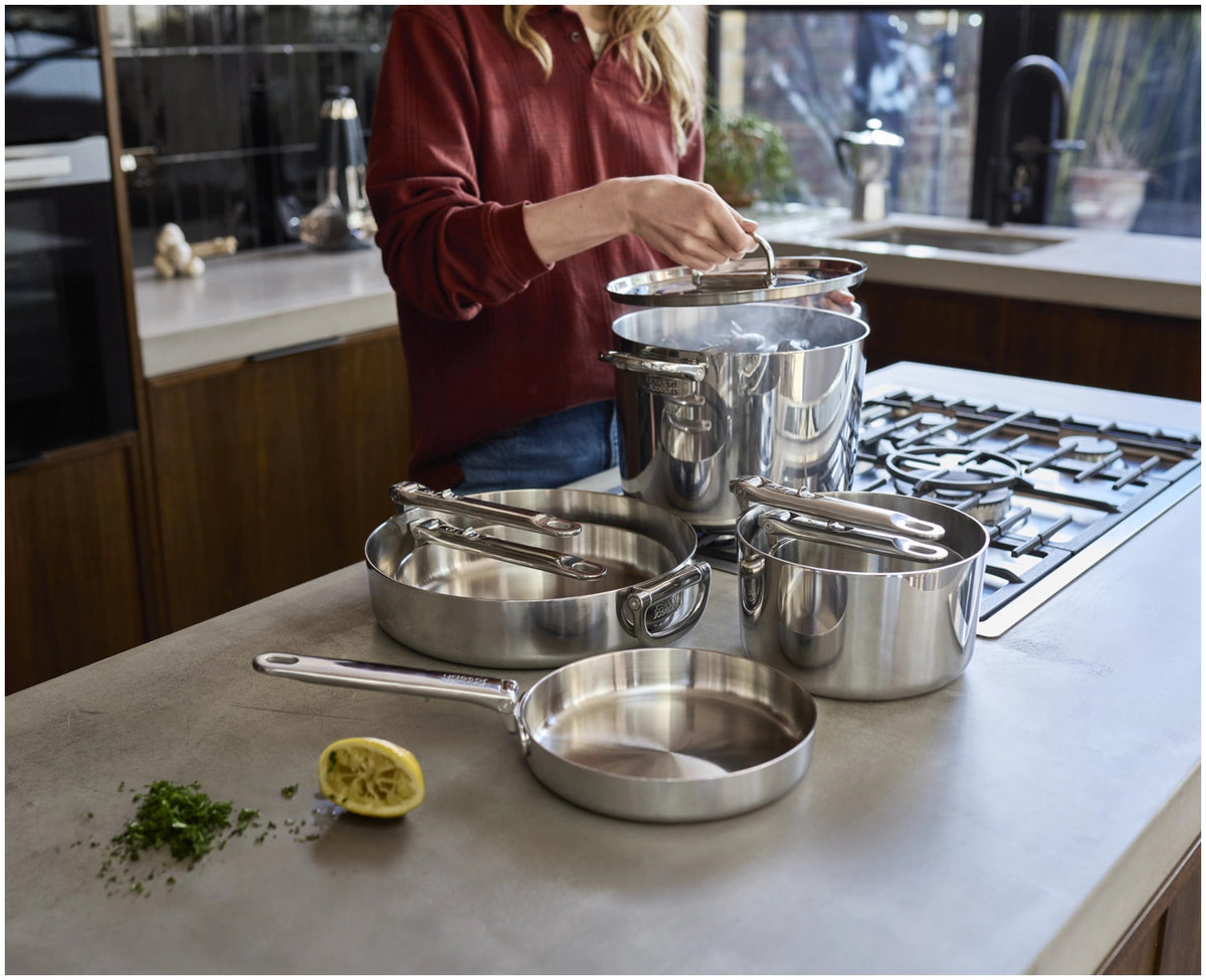 6er Set Space Steel Pfannenset Klappgr. 15+19+20+24+28+25cm in Silber präsentiert im Onlineshop von KAQTU Design AG. Kochtopfset ist von Joseph Joseph