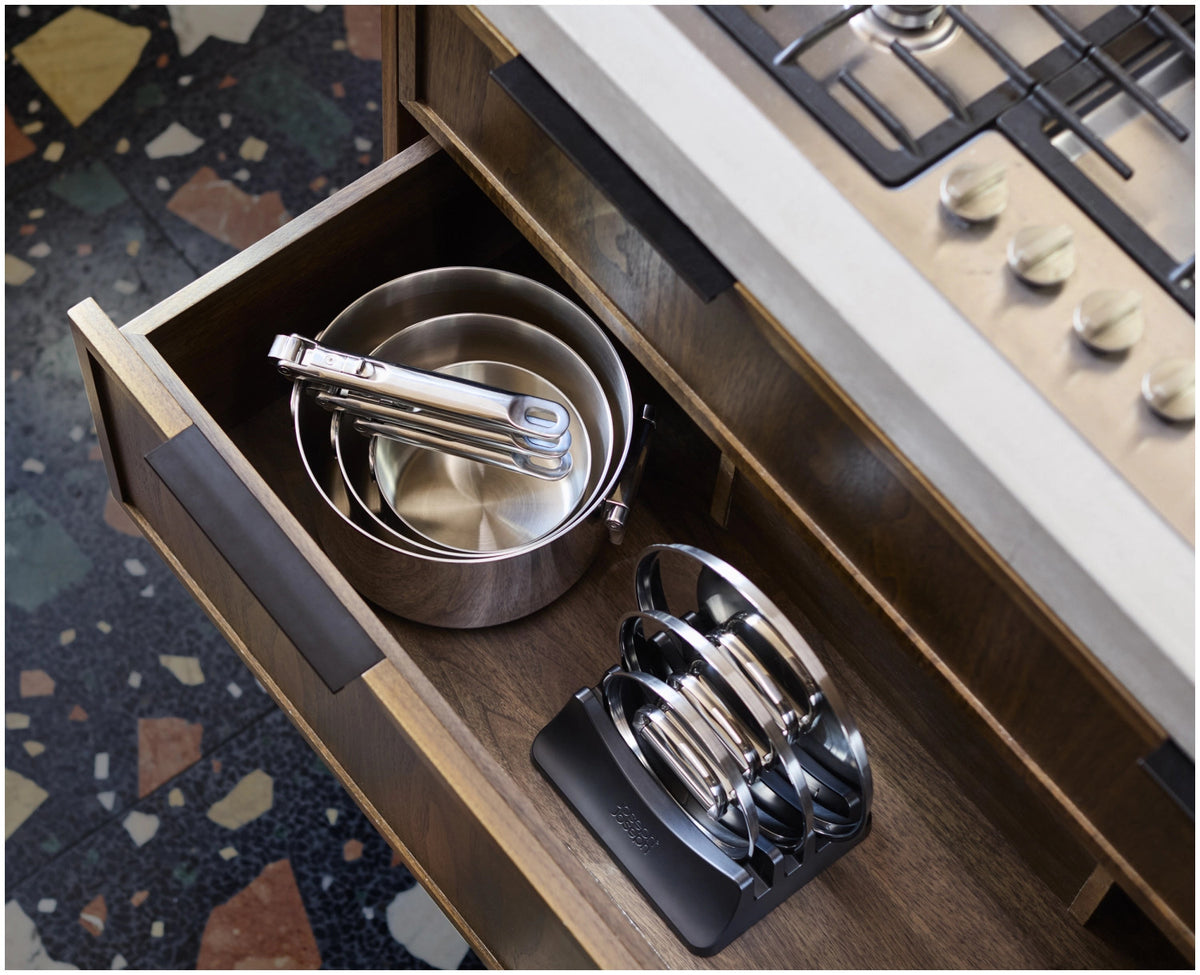6er Set Space Steel Pfannenset Klappgr. 15+19+20+24+28+25cm in Silber präsentiert im Onlineshop von KAQTU Design AG. Kochtopfset ist von Joseph Joseph