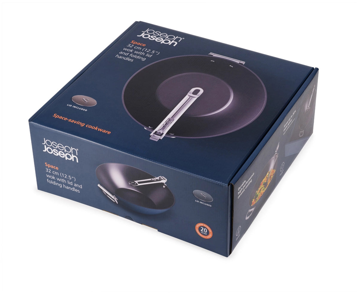 Space Wok D32cm Edelstahl mit Klappgriff und Deckel antihaft in Silber präsentiert im Onlineshop von KAQTU Design AG. Wok Pfanne ist von Joseph Joseph