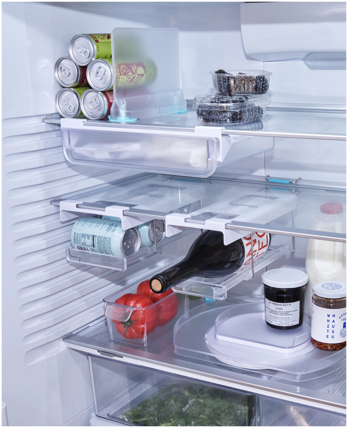 FridgeStore Kühlschrank-Unterregal Dosenhalter in Grau präsentiert im Onlineshop von KAQTU Design AG. Küchenhelfer ist von Joseph Joseph