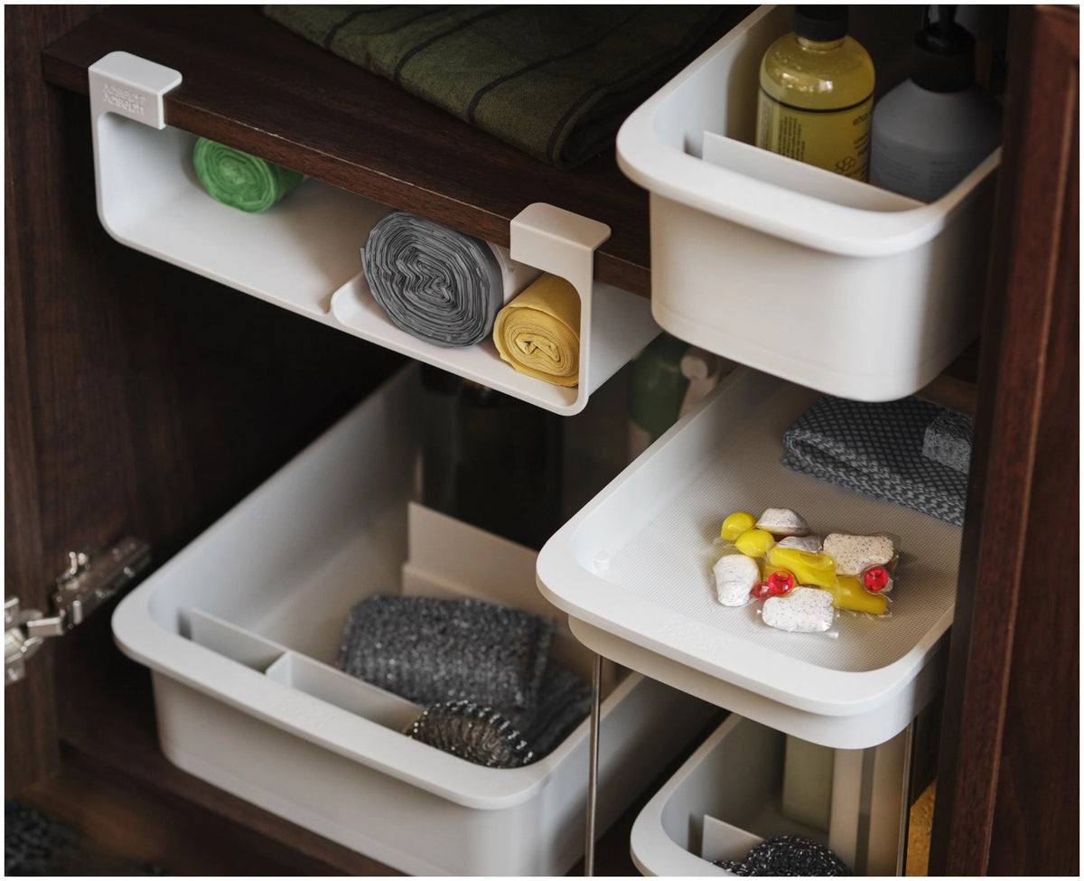 CupboardStore Küchenorganizer für Beutel recycl. Kunststoff in Grau präsentiert im Onlineshop von KAQTU Design AG. Küchenhelfer ist von Joseph Joseph