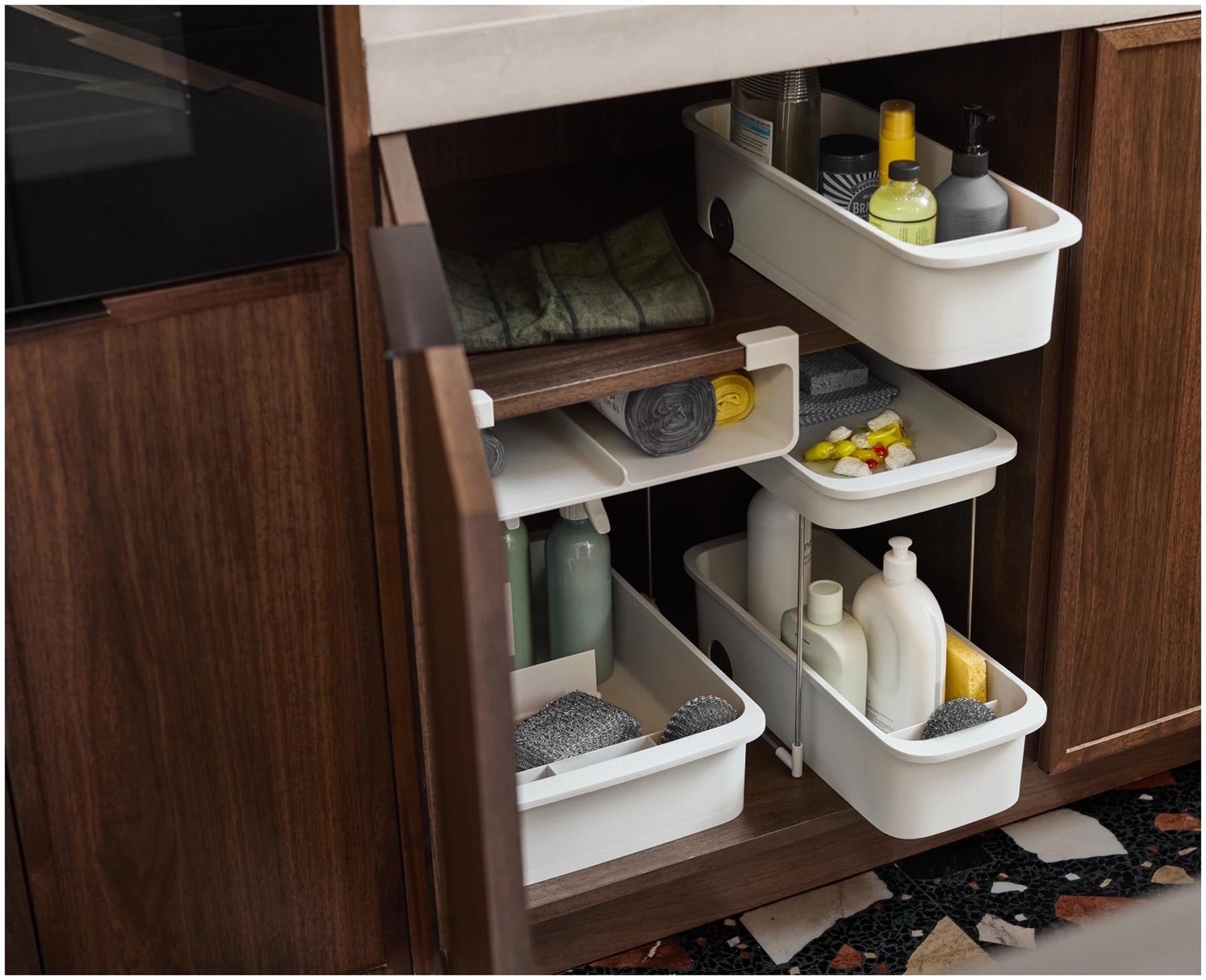 Stylischer Küchenorganizer von Joseph Joseph in modernem Grau, ideal zur übersichtlichen Lagerung von Recycle-Beuteln und Küchenutensilien.