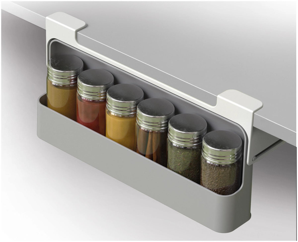 CupboardStore Unterregal für Gewürze aus recycl. Kunststoff in Grau präsentiert im Onlineshop von KAQTU Design AG. Küchenhelfer ist von Joseph Joseph