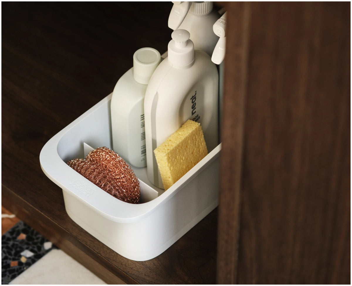 CupboardStore Putzschrank ausziehbar aus recycl. Kunststoff in Grau präsentiert im Onlineshop von KAQTU Design AG. Küchenhelfer ist von Joseph Joseph