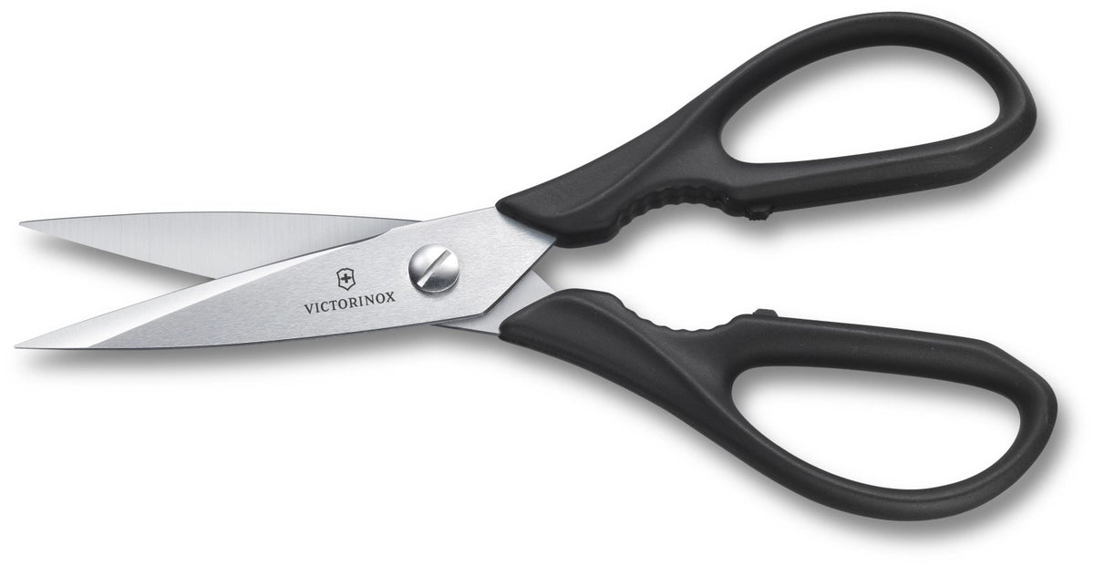 Schwarze Küchenschere von Victorinox mit rostfreien Stahlblättern, Mikrozahnung und ergonomischen Kunststoffgriffen mit Einbuchtung.
