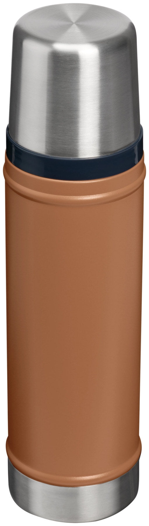 Braune Thermosflasche Legendary Classic in Toast von Stanley mit schlankem Flaschenkörper