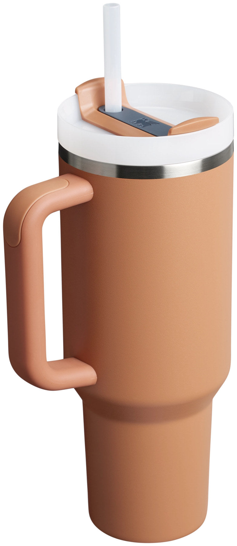 Braune Stanley Thermosflasche Quencher FlowState 1.18l mit Deckel, Trinkhalm und Tragegriff, freigestellt fotografiert vor hellem Hintergrund.
