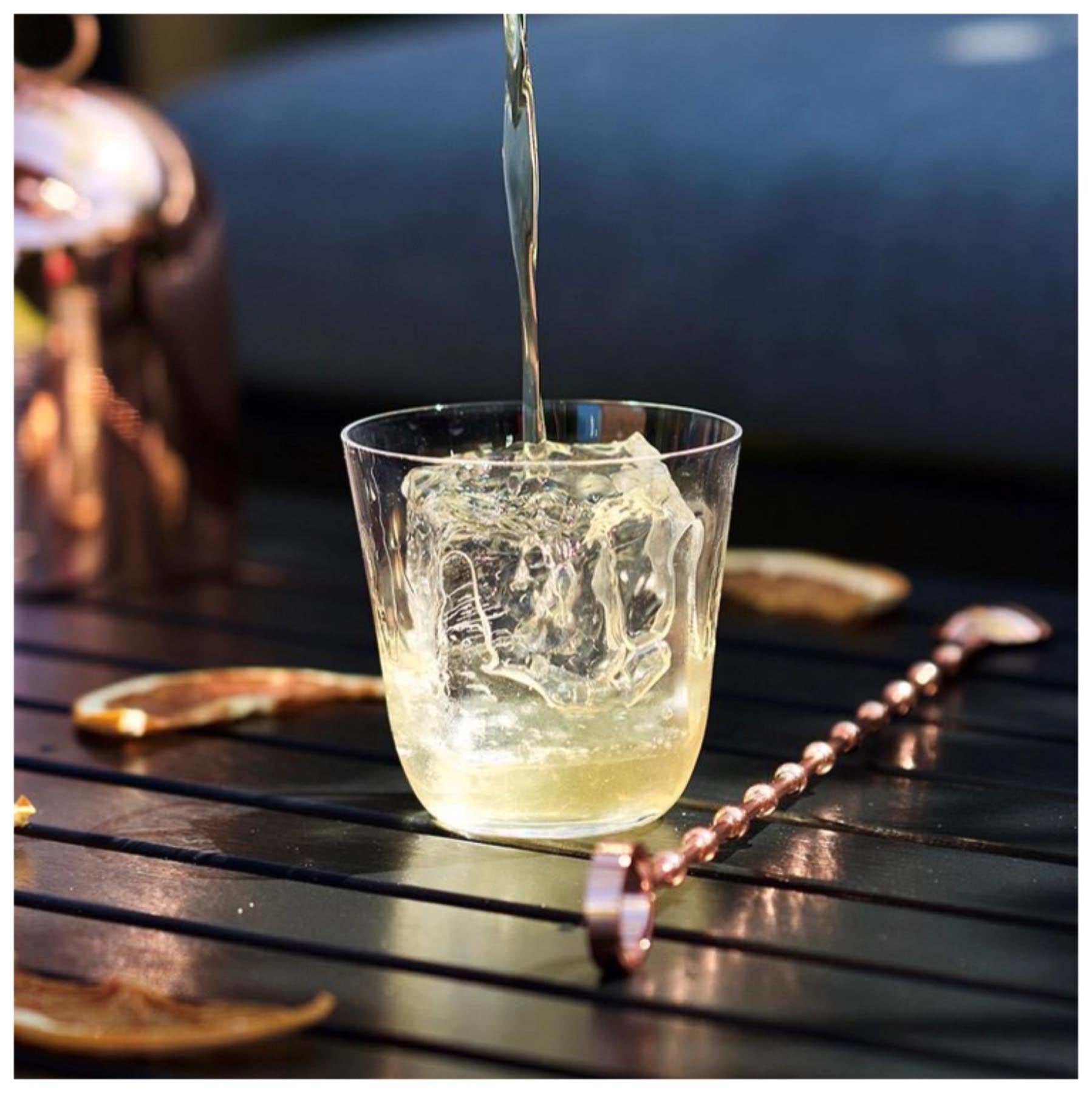Elegantes NUDE Savage Wasserglas mit 26cl Fassungsvermögen, ideal für stilvolles Trinken. Transparentes Design für jeden Anlass.