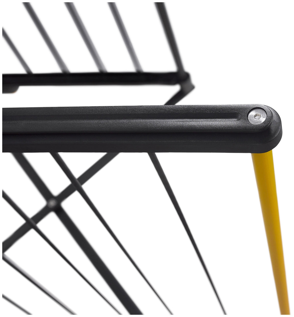 AirFrame  3-stufiger Wäscheständer in Schwarz präsentiert im Onlineshop von KAQTU Design AG. Wäscheständer ist von Joseph Joseph